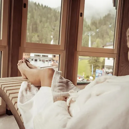 Otel Neuhintertux 4 Sterne Superior 4*