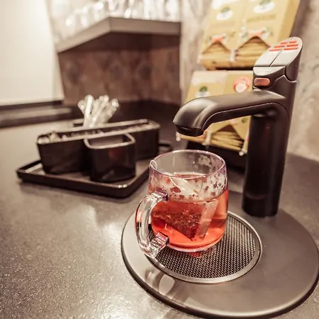 Neuhintertux 4 Sterne Superior מלון