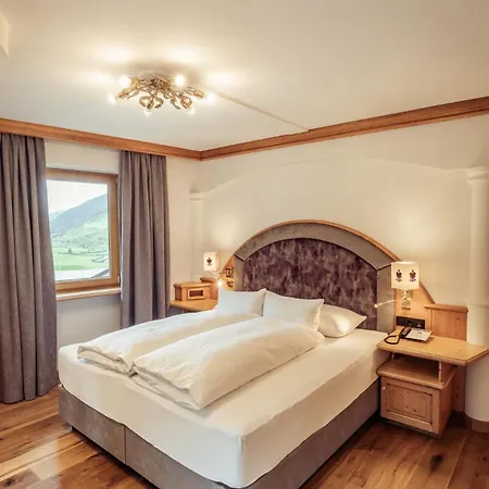 Neuhintertux Ξενοδοχείο 4*