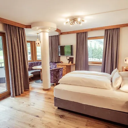 Neuhintertux 4 Sterne Superior 4* טוקס