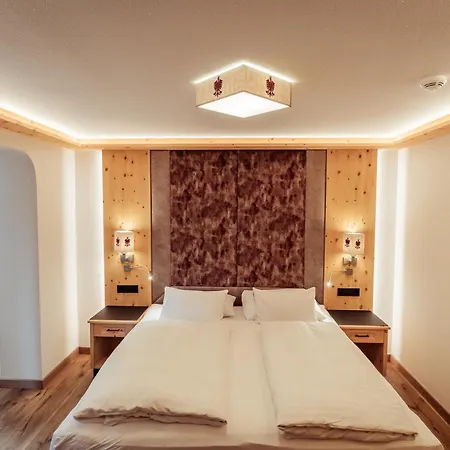 Otel Neuhintertux 4 Sterne Superior