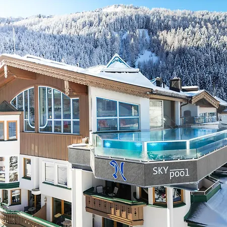 Neuhintertux 4 Sterne Superior Отель