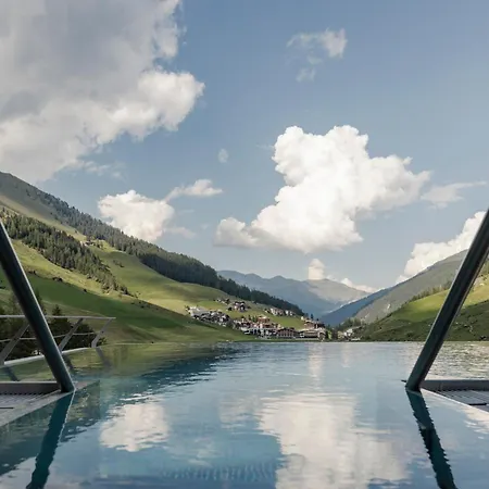 מלון Neuhintertux 4 Sterne Superior