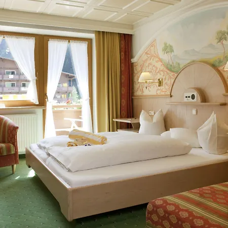 Neuhintertux 4 Sterne Superior Отель