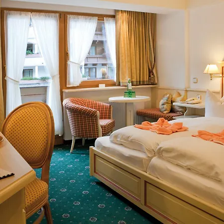 מלון Neuhintertux 4 Sterne Superior 4*