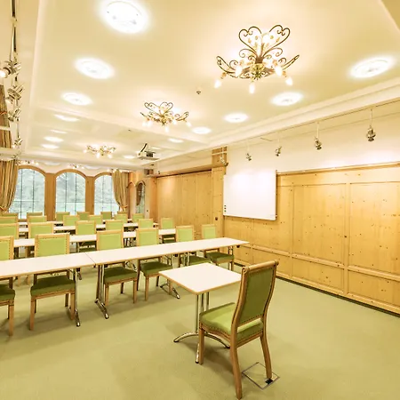 Neuhintertux 4 Sterne Superior מלון טוקס