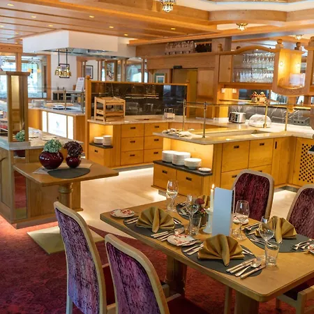 Neuhintertux 4 Sterne Superior Otel