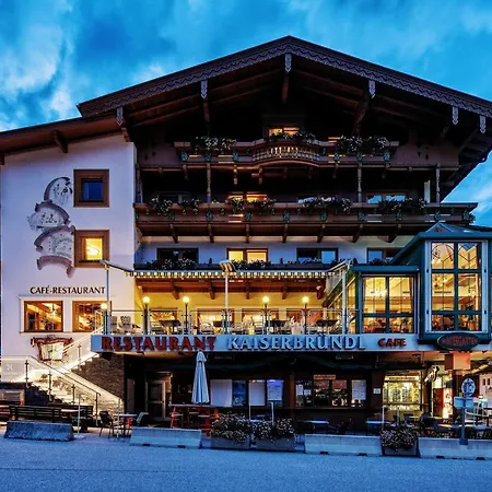 מלון Neuhintertux 4 Sterne Superior 4*