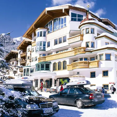 מלון Neuhintertux 4 Sterne Superior 4*