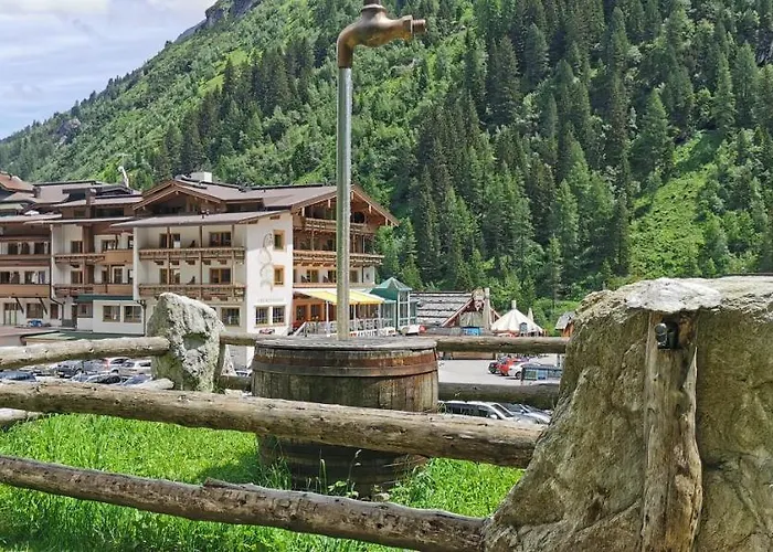 Neuhintertux 4 Sterne Superior Ξενοδοχείο 4*