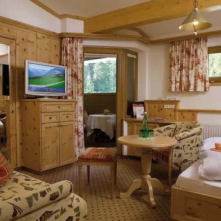 Hotel Neuhintertux 4*